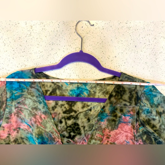 Boho tie wrap top. Indian silk. Bell sleeves. Crop top Tie--Dye. 60’s Hippie - Picture 7 of 8